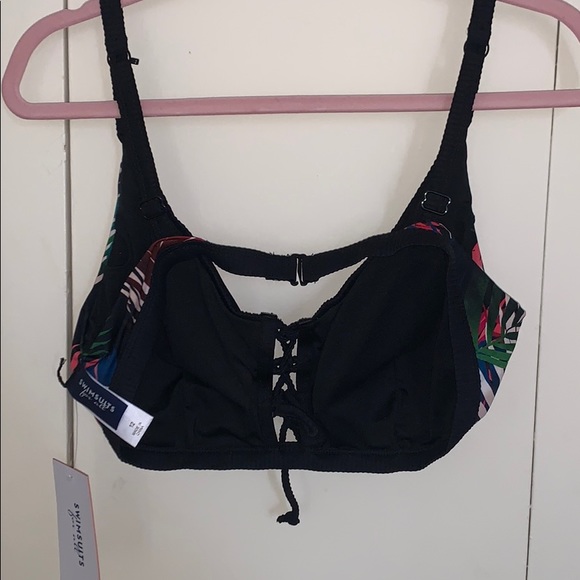 Tropical Bikini - Picture 2 of 5